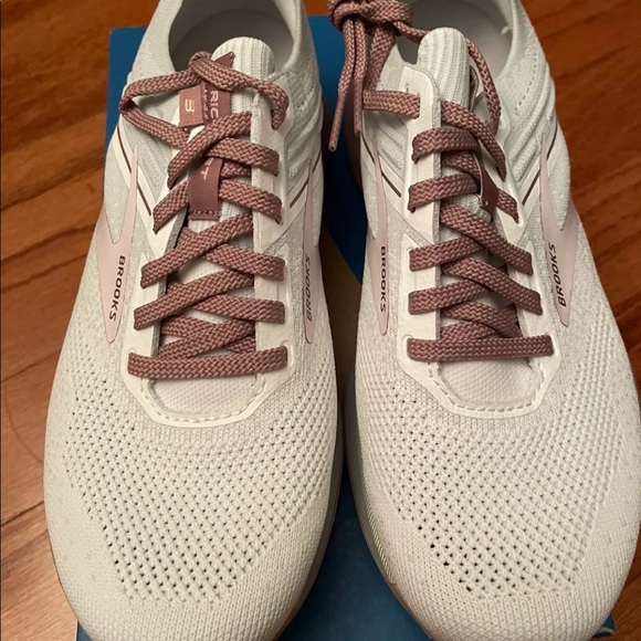 Brooks Ricochet 3 - Picture 2 of 4